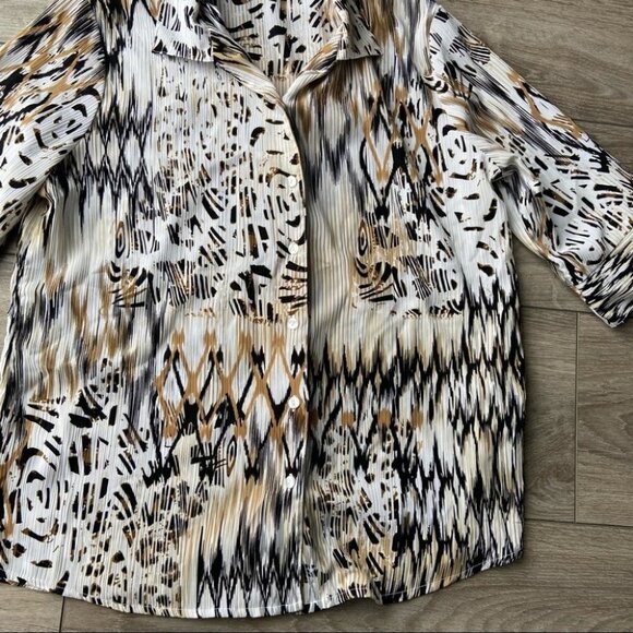 Alia Animal Print Button Down  Blouse - Picture 6 of 14